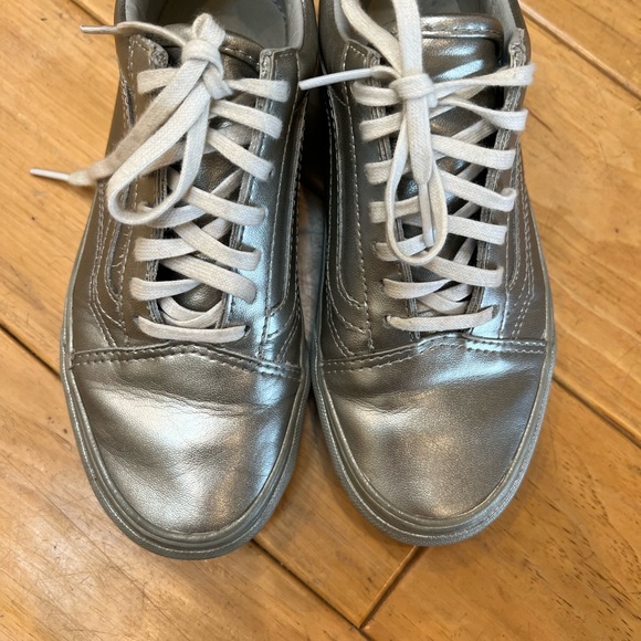 Vans Silver metallic old skool lace up sneakers - Picture 2 of 7
